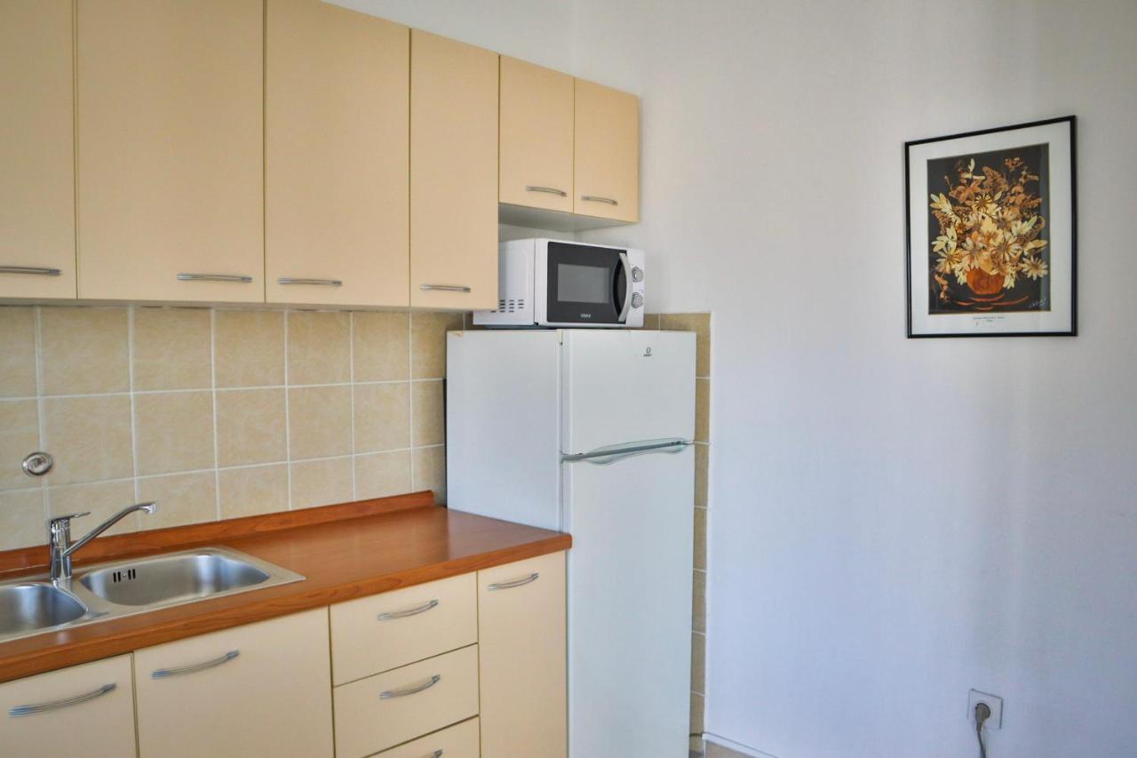 Apartmani Nana Mija Паг Экстерьер фото