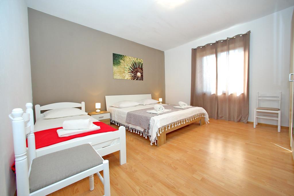 Apartmani Nana Mija Паг Экстерьер фото